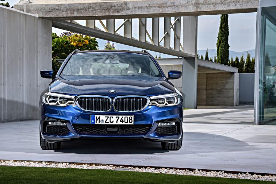  BMW 530d xDrive Touring M Sport 2017 года  (WW) (фото 3 из 78)